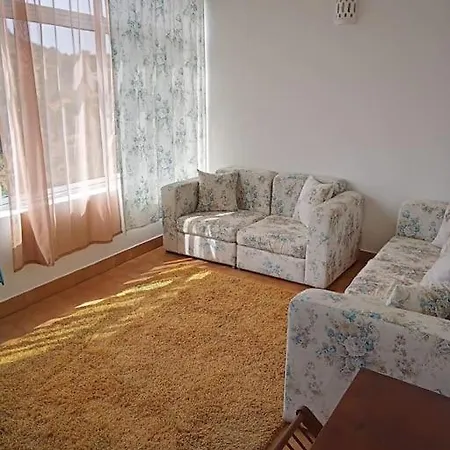 Traditional House With 2 Floors - 5 Minutes From Casa de Férias *