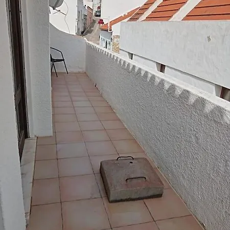 Traditional House With 2 Floors - 5 Minutes From * Salema