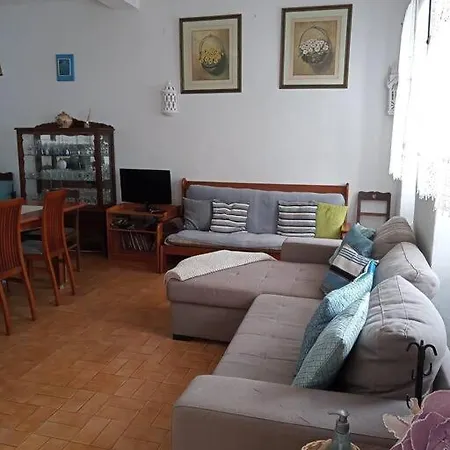 Traditional House With 2 Floors - 5 Minutes From Casa de Férias