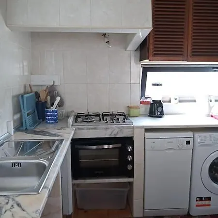 Traditional House With 2 Floors - 5 Minutes From * Salema