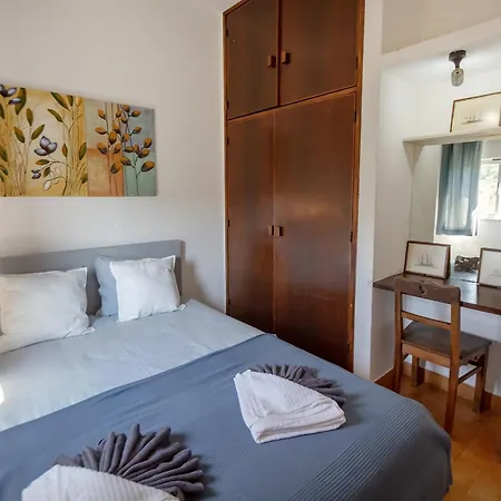 Traditional House With 2 Floors - 5 Minutes From Casa de Férias Salema