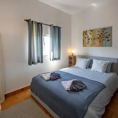 Casa de Férias Traditional House With 2 Floors - 5 Minutes From Salema