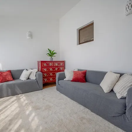 Traditional House With 2 Floors - 5 Minutes From Casa de Férias Salema
