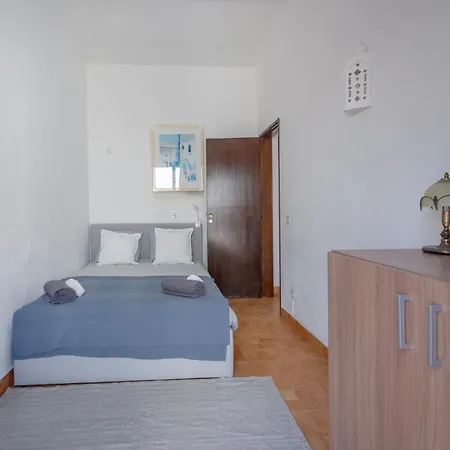 Traditional House With 2 Floors - 5 Minutes From * Salema
