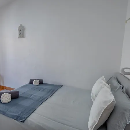 Traditional House With 2 Floors - 5 Minutes From Casa de Férias