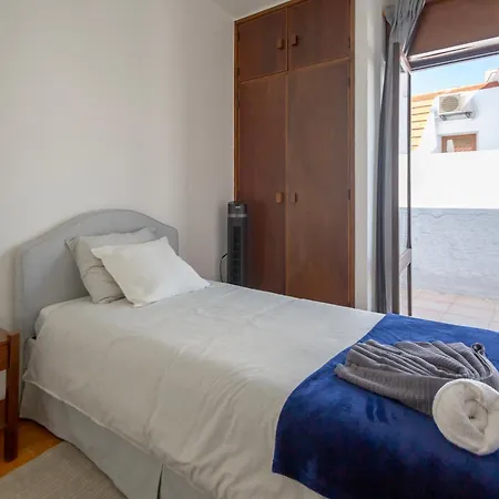 Traditional House With 2 Floors - 5 Minutes From *