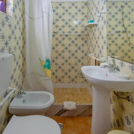 Traditional House With 2 Floors - 5 Minutes From Casa de Férias *